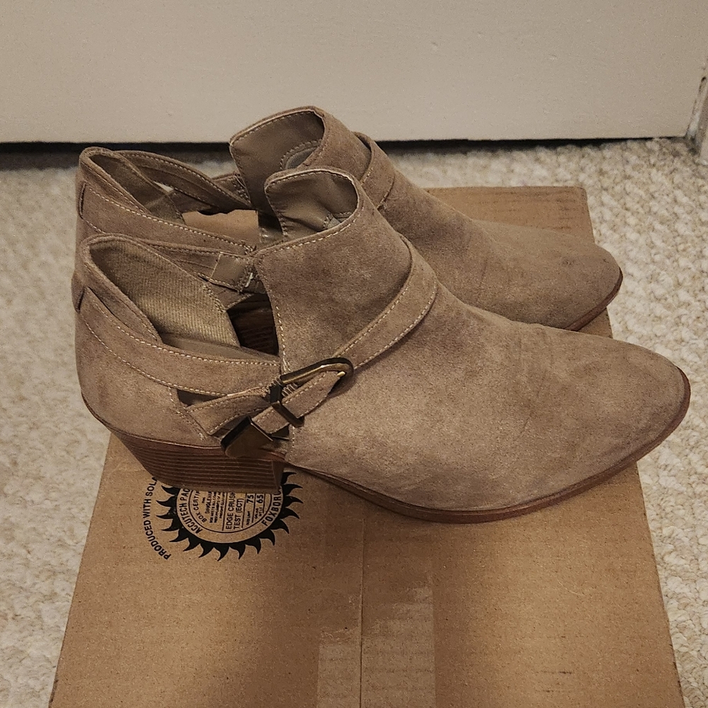 Women's booties